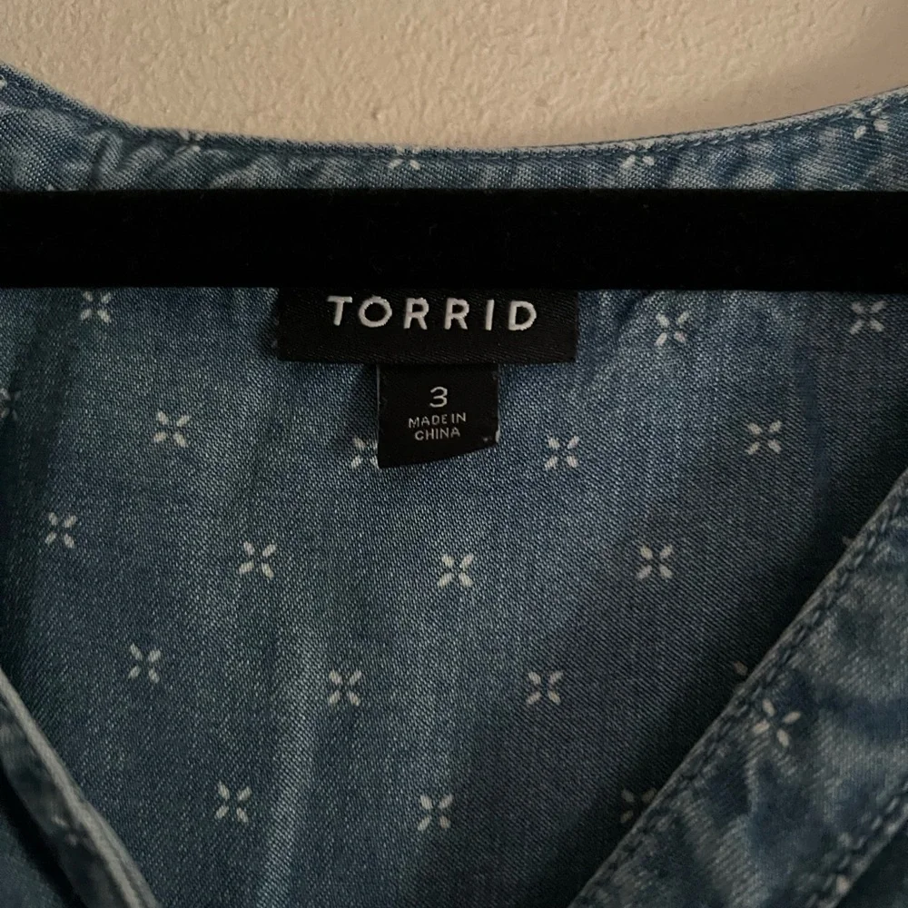 Torrid Size 3 Denim Top - Picture 2 of 3
